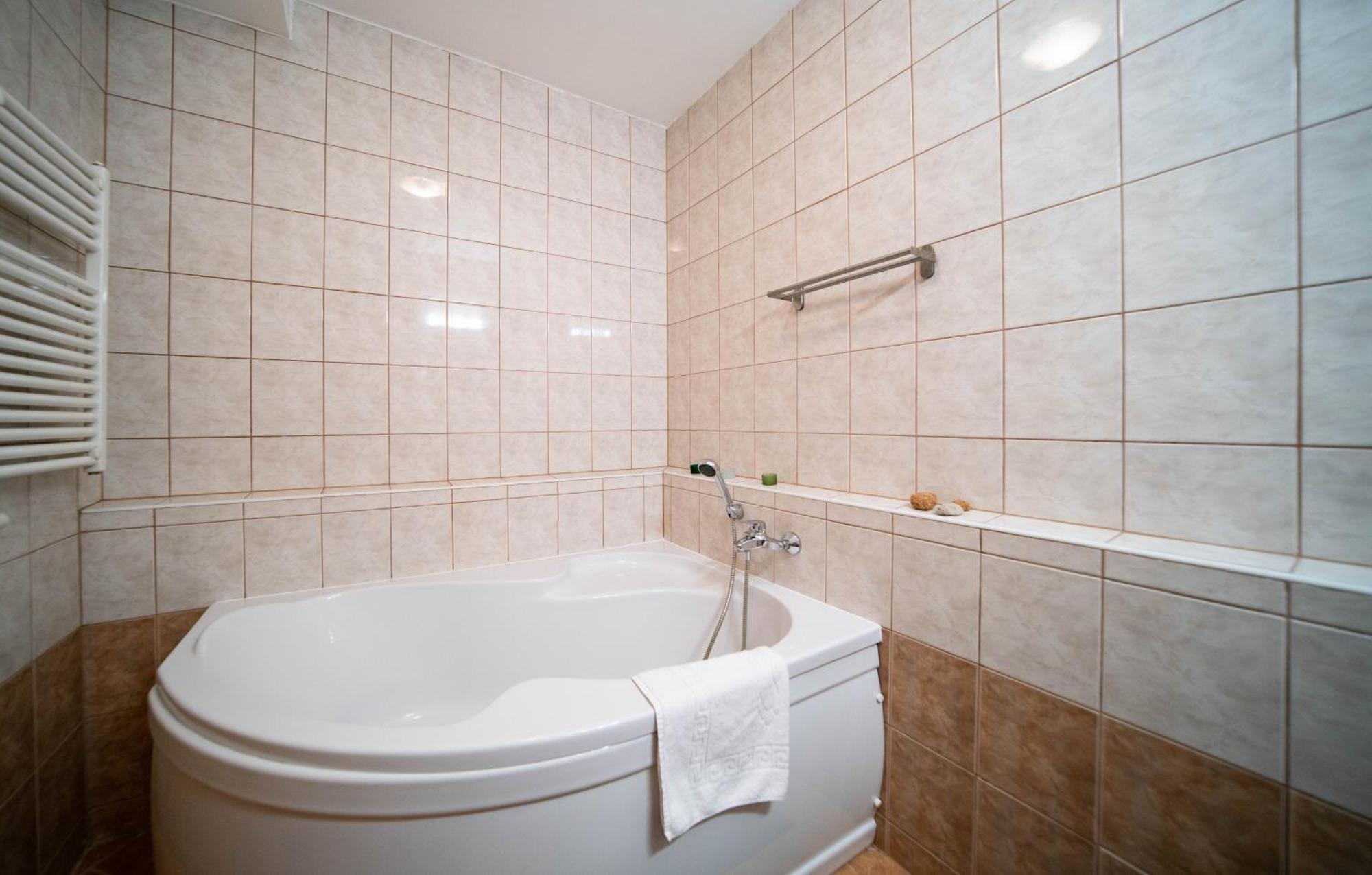 Free Parking- Gellert View Apartment 4Ppl 부다페스트 외부 사진